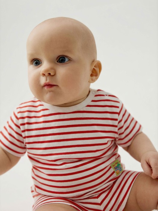 комплект из футболки и шорт в полоску для малышей из россии вид сбоку