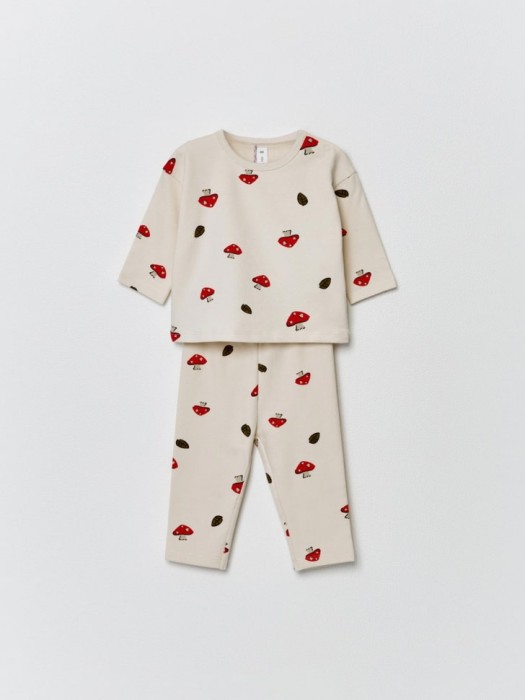 комплект из лонгслива и брюк для малышей от бренда sela вид слева