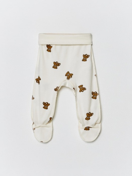 комплект из шапки, боди и ползунков для малышей из россии вид сбоку