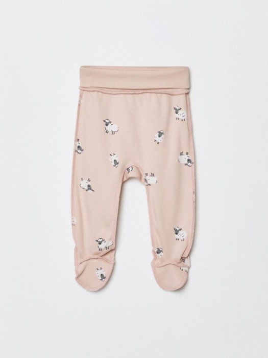 комплект из шапки, боди и ползунков для малышей из россии вид сбоку