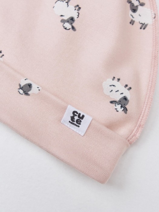 комплект из шапки, боди и ползунков для малышей универсального стиля с лицевой стороны