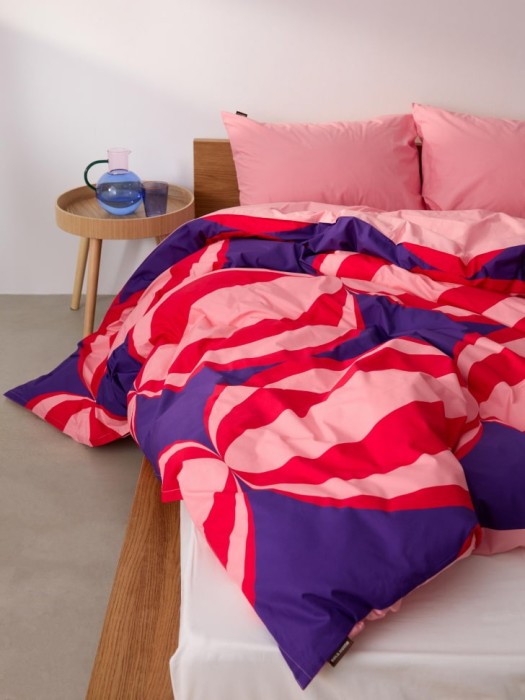 комплект постельного белья без простыни 1,5 спальный 140х200 см из россии вид сбоку