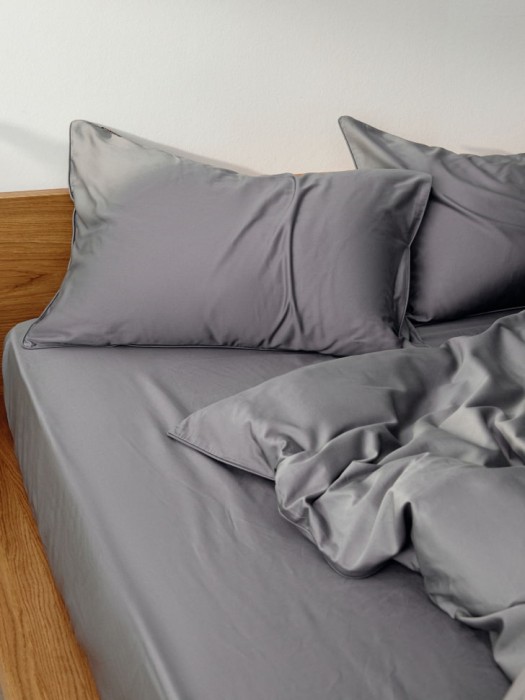 комплект постельного белья из сатина без простыни 1,5 спальный 140х200 см по цене 5999 руб вид справа