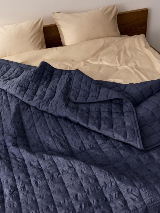 комплект постельного белья из сатина без простыни 1,5 спальный 140х200 см по цене 5999 руб вид справа