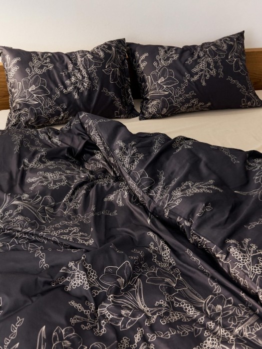 комплект постельного белья из сатина без простыни 1,5 спальный 140х200 см от бренда sela вид слева