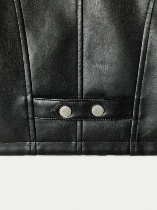 короткая куртка-косуха для девочек из экокожи спереди