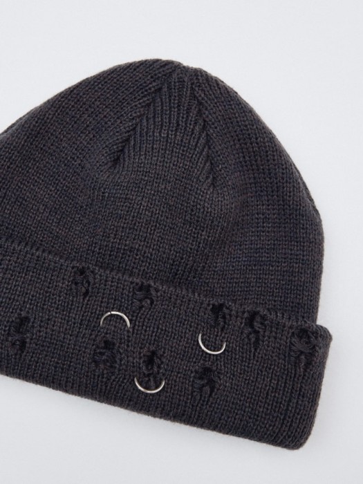 короткая шапка в стиле гранж детская из коллекции  archive от бренда sela вид слева