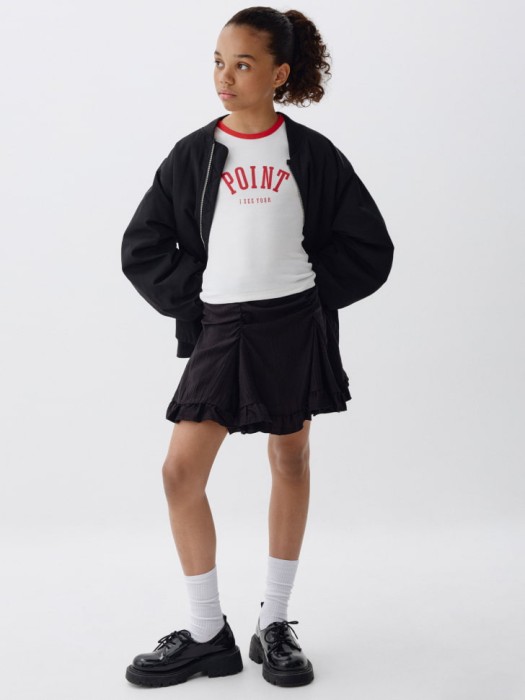 Товар черного цвета с внутренней стороны