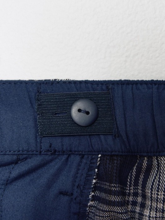 короткая юбка-шорты в складку для девочек из россии вид сбоку