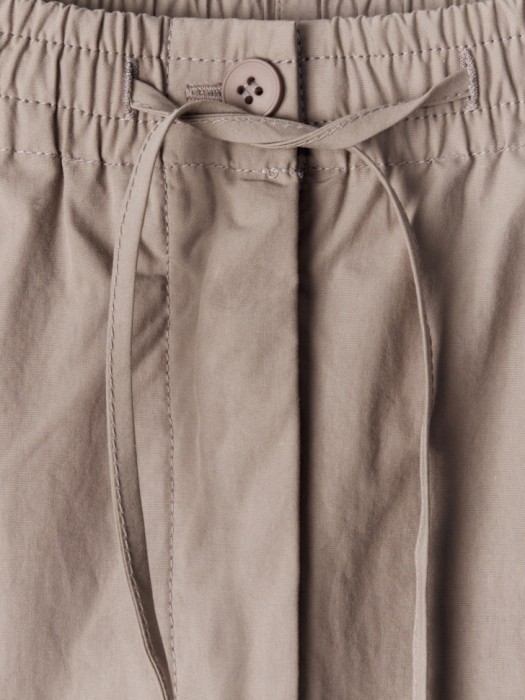 короткие шорты из хлопка от бренда sela вид слева