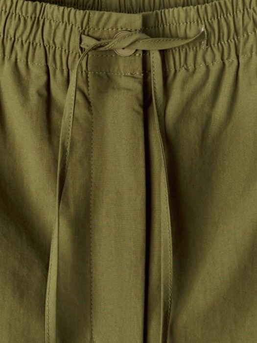 короткие шорты из хлопка от бренда sela вид слева