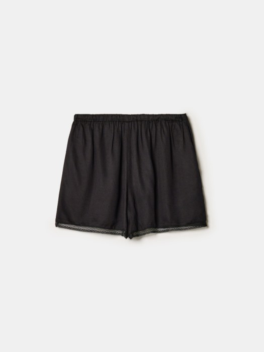 короткие шорты из сатиновой вискозы для девочек по цене 1599 руб вид справа