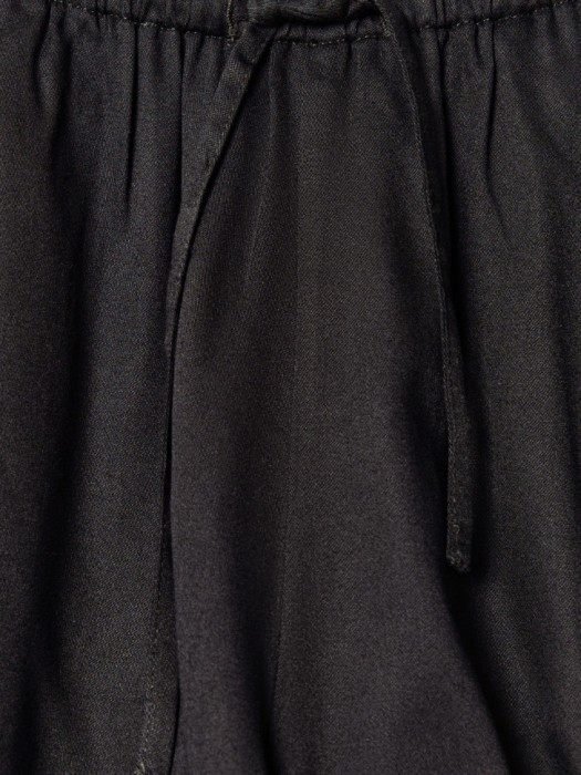 короткие шорты из сатиновой вискозы для девочек из россии вид сбоку