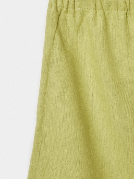 короткие шорты из вискозы и льна из вискозы спереди