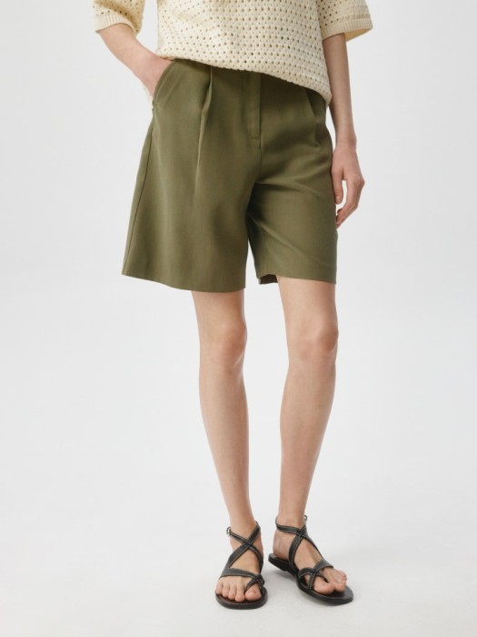 костюмные шорты на резинке по цене 1499 руб вид справа