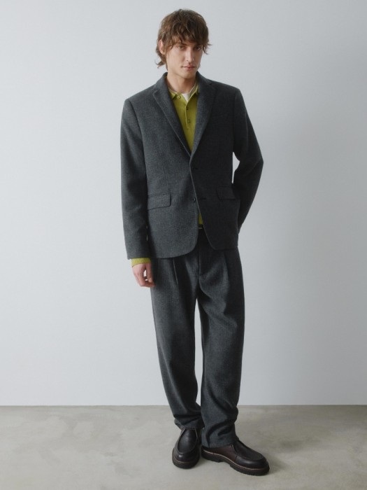 костюмный пиджак из смесовой шерсти от бренда sela вид слева