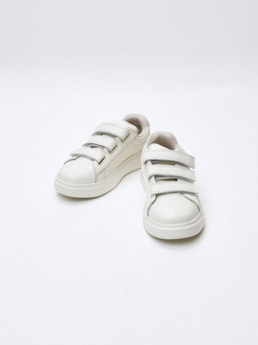 кожаные кеды на липучках детские классического стиля с лицевой стороны