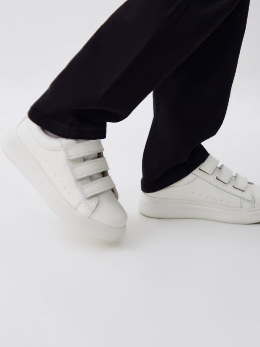 кожаные кеды на липучках детские по цене 3999 руб вид справа