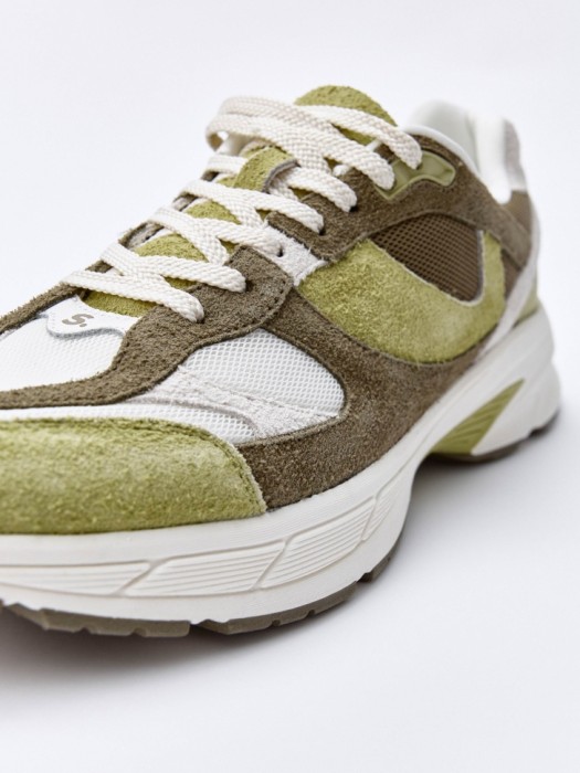 кроссовки из натуральной замши и текстиля от бренда sela вид слева