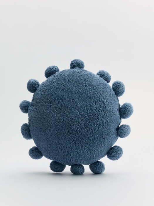 круглая декоративная подушка с помпонами детская 4610517253316 фотография