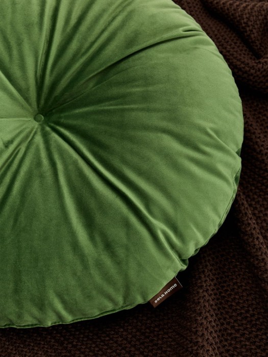 круглая декоративная подушка по цене 1299 руб вид справа