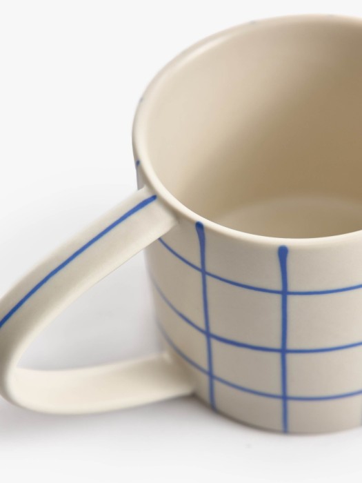 кружка из каменной керамики в полоску по цене 699 руб вид справа