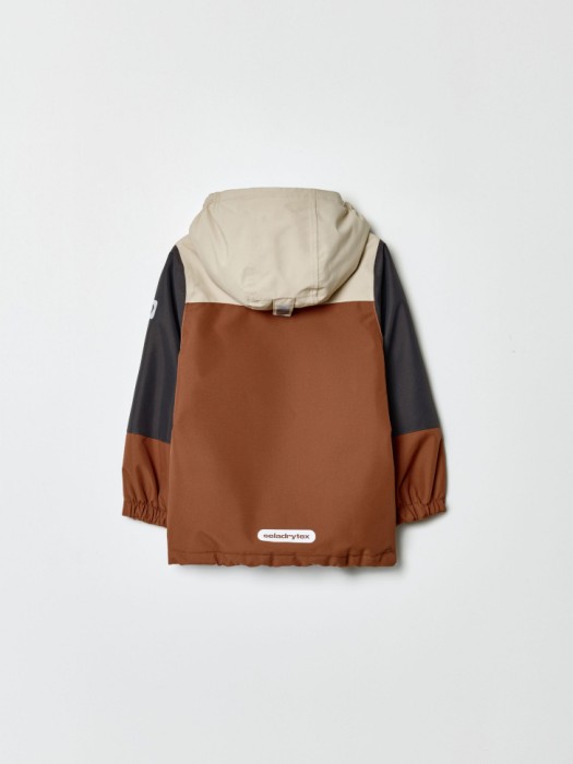 куртка из технологичной мембранной ткани drytex® для мальчиков от бренда sela вид слева