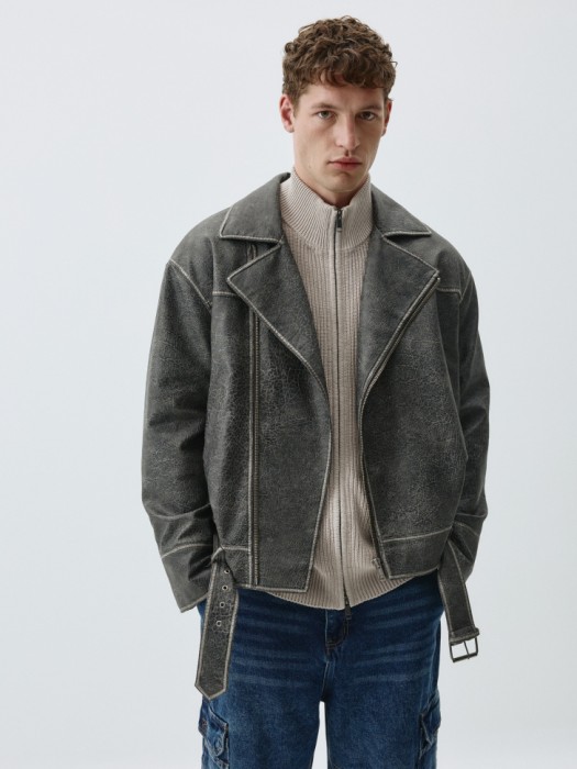 куртка-косуха из экокожи по цене 3999 руб вид справа