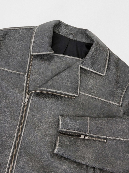 куртка-косуха из экокожи универсального стиля с лицевой стороны