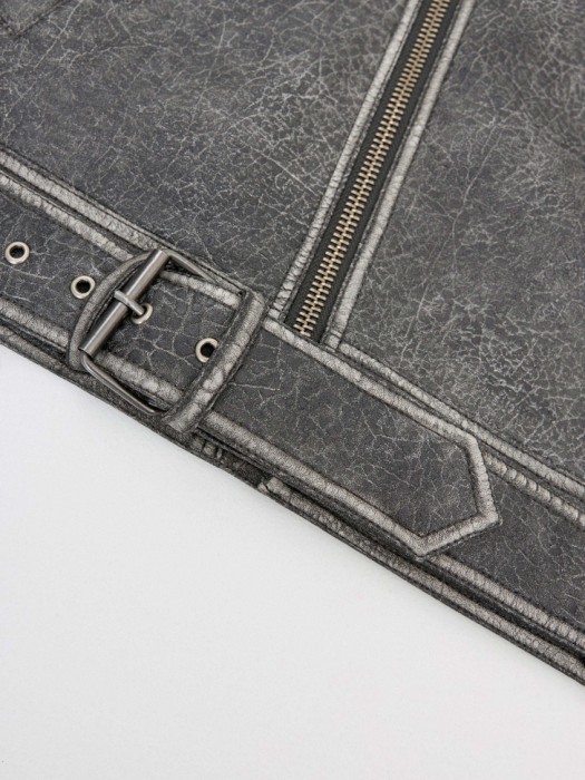 куртка-косуха из экокожи для взрослого возраста с изнаночной стороны