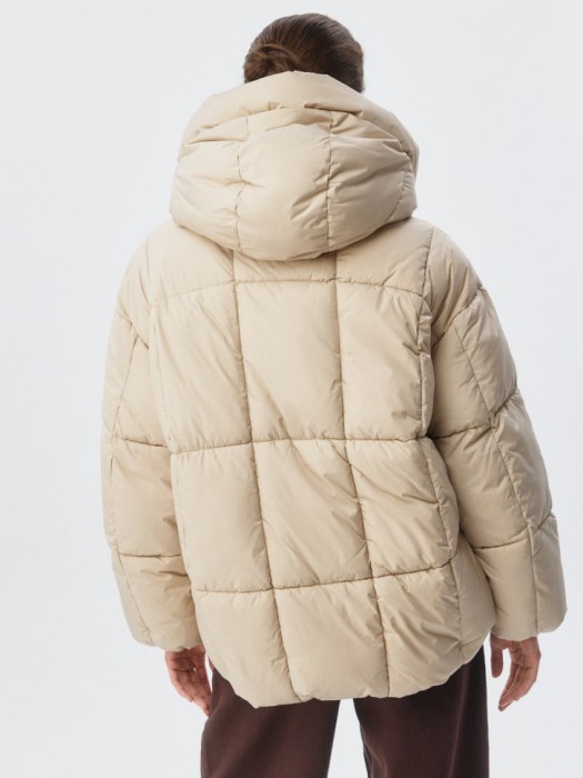 куртка оверсайз с капюшоном по цене 3299 руб вид справа