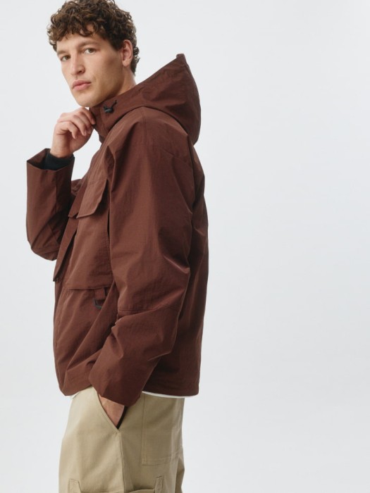 куртка с капюшоном из россии вид сбоку