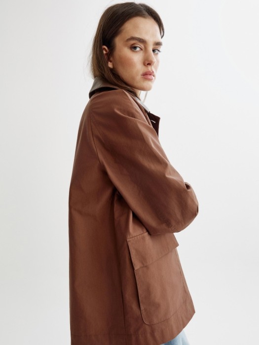 куртка с контрастным воротником из экокожи из россии вид сбоку