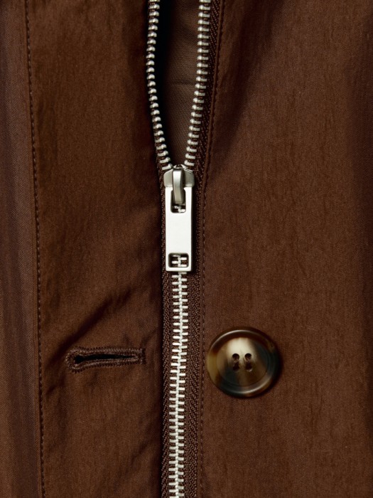 куртка с контрастным воротником из экокожи для взрослого возраста с изнаночной стороны