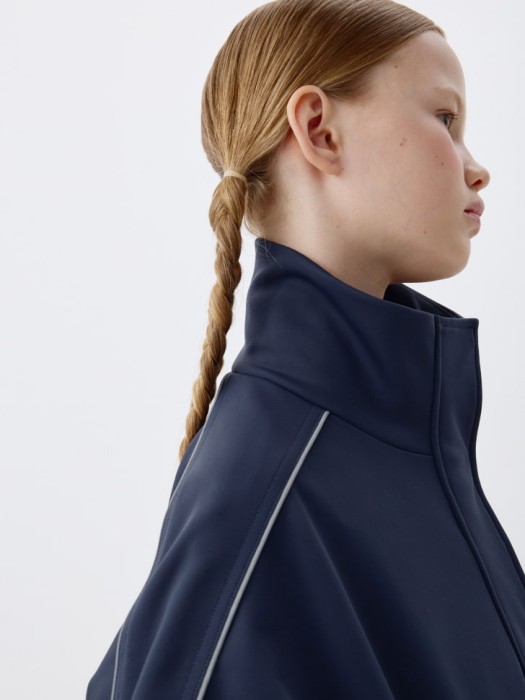 куртка в спортивном стиле для девочек спортивного стиля с лицевой стороны