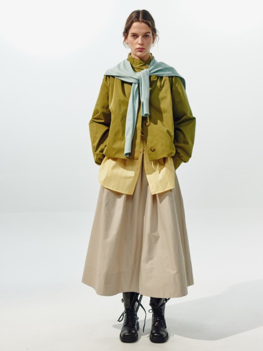 легкая куртка баллон из линейки  young от бренда sela вид слева