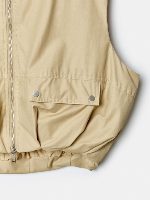 легкий жилет объемного силуэта для девочек из хлопка спереди