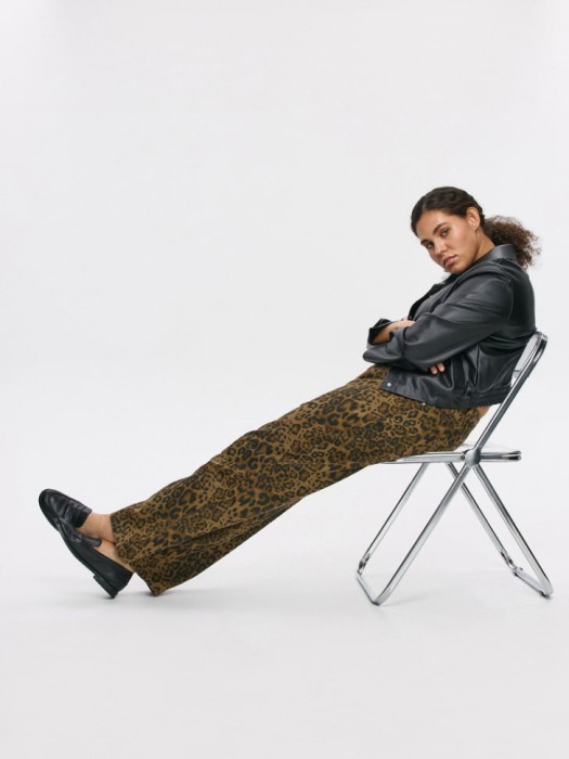 леопардовые джинсы straight fit по цене 1499 руб вид справа