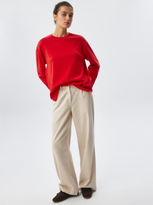 лонгслив anna oversize fit от бренда sela вид слева