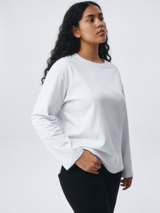 лонгслив anna oversize fit по цене 999 руб вид справа