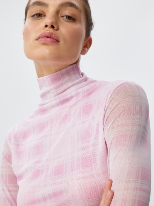 лонгслив из трикотажной сетки с принтом по цене 999 руб вид справа