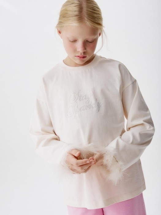 лонгслив оверсайз с перьями и стразами для девочек по цене 1899 руб вид справа