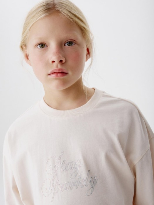 лонгслив оверсайз с перьями и стразами для девочек из хлопка спереди