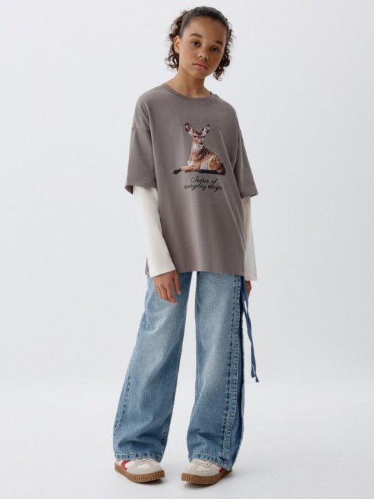 лонгслив оверсайз с принтом для девочек от бренда sela вид слева