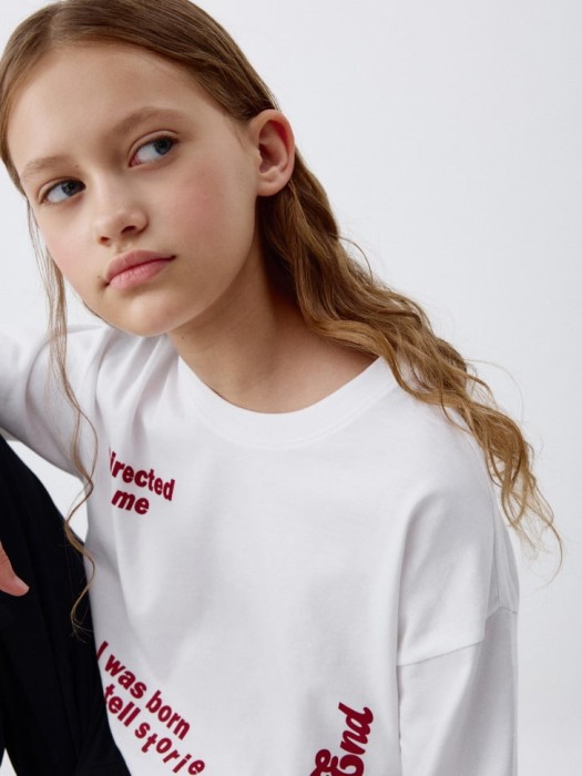 лонгслив оверсайз с принтом для девочек из россии вид сбоку