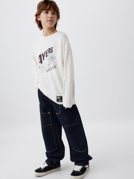 лонгслив оверсайз с принтом для мальчиков для детского возраста с изнаночной стороны