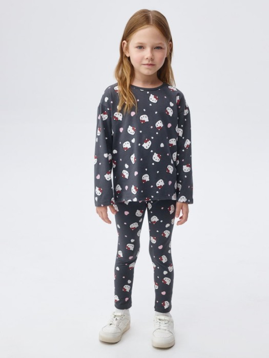 лонгслив с принтом hello kitty для девочек от бренда sela вид слева