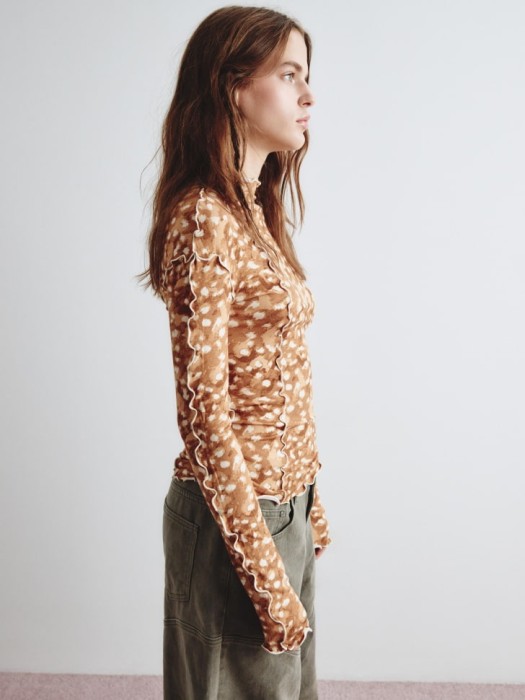 лонгслив с рельефными швами из линейки  young из россии вид сбоку