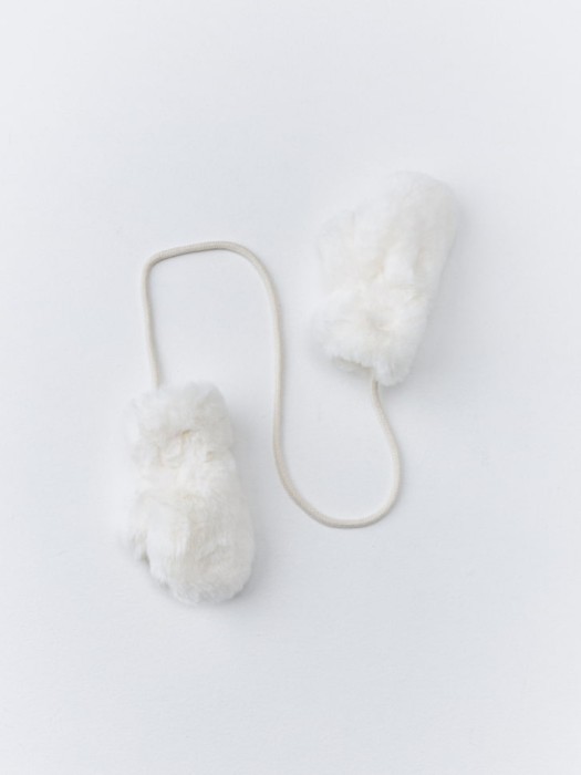 меховые варежки на веревочке для девочек 4610517035967 фотография