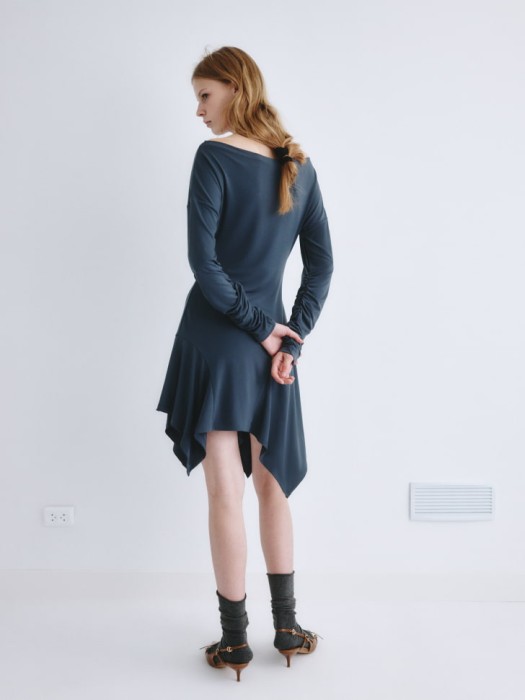 мини платье из линейки  young по цене 1499 руб вид справа